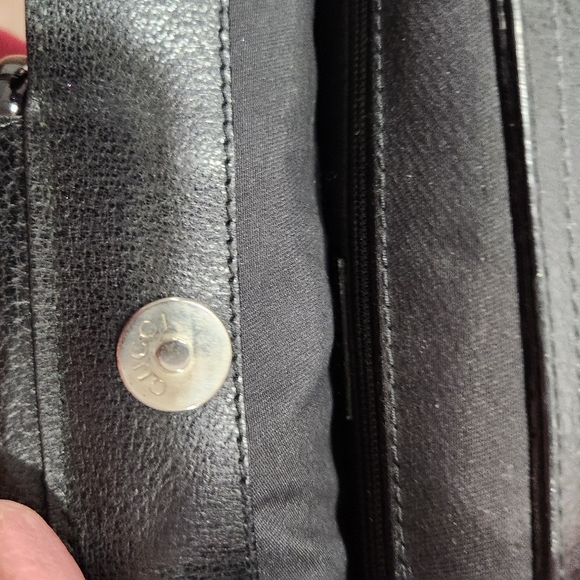 Gucci Black Leather Shoulder Bag - Picture 10 of 15